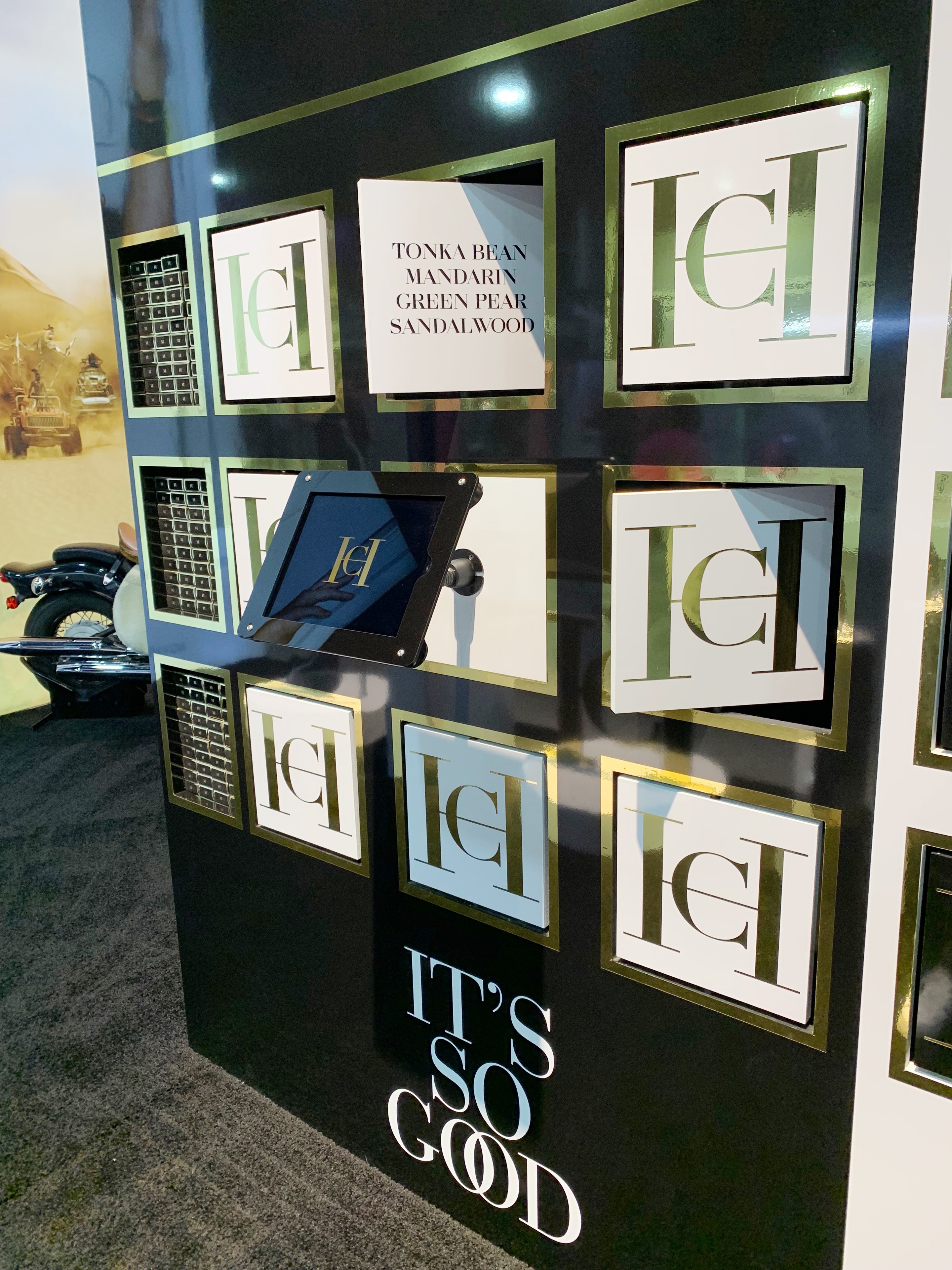 Trade show booth installation